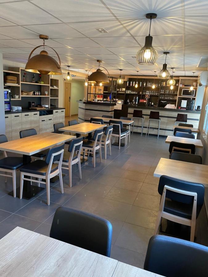 Logis Jum'Hotel Saints-Geosmes Luaran gambar