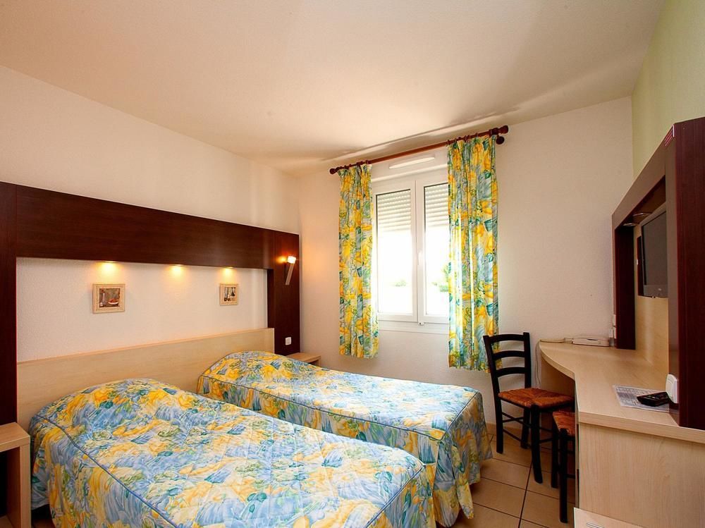 Logis Jum'Hotel Saints-Geosmes Luaran gambar