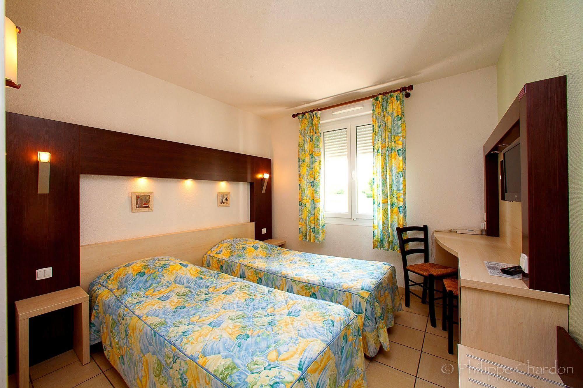 Logis Jum'Hotel Saints-Geosmes Luaran gambar