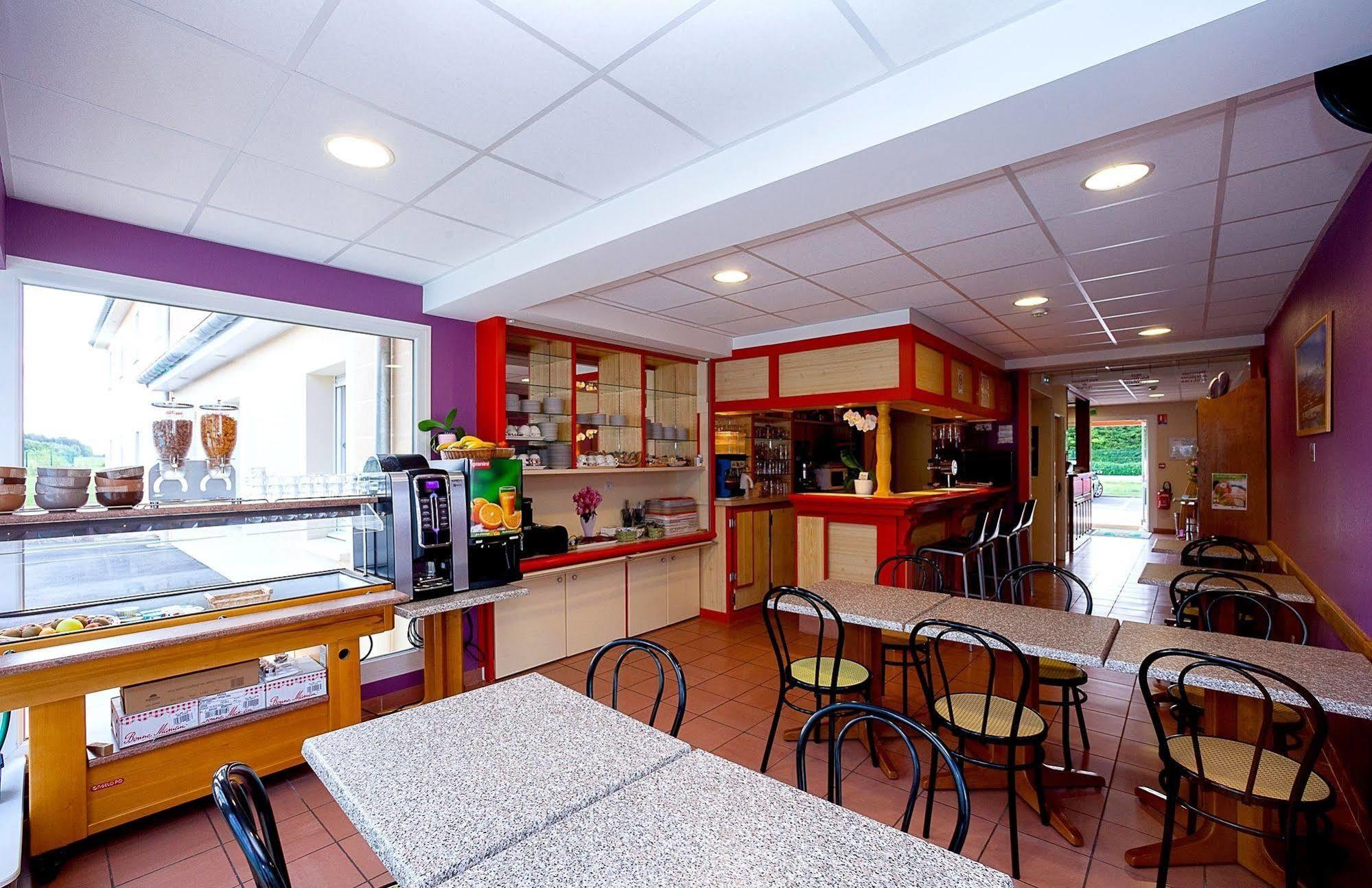 Logis Jum'Hotel Saints-Geosmes Luaran gambar