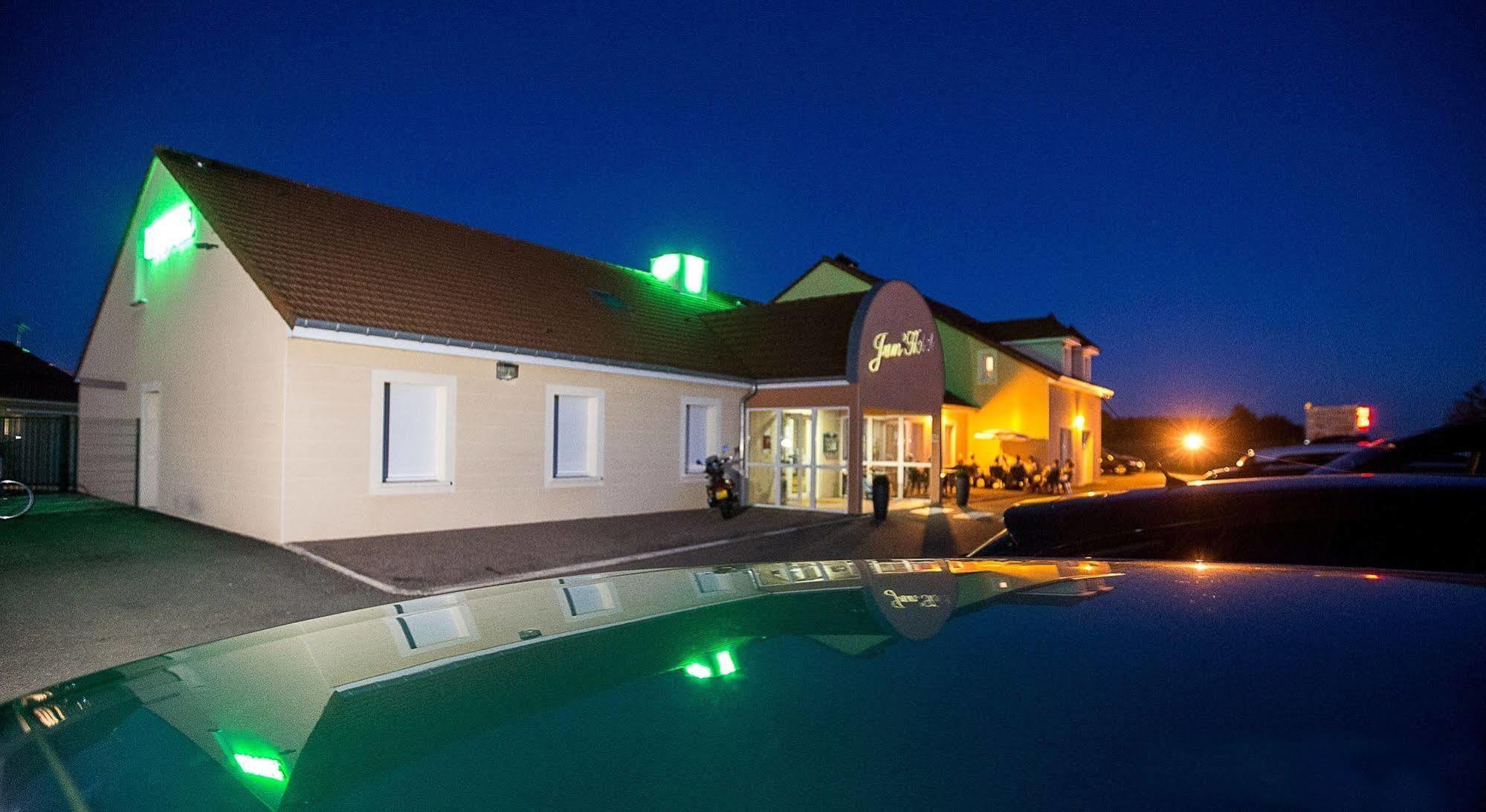 Logis Jum'Hotel Saints-Geosmes Luaran gambar